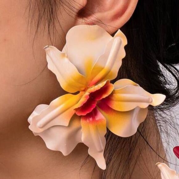 Elegant Floral Earrings A1428 - Picture 2 of 5